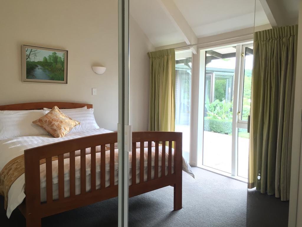 Rhododendron Garden Hotel Christchurch Room photo