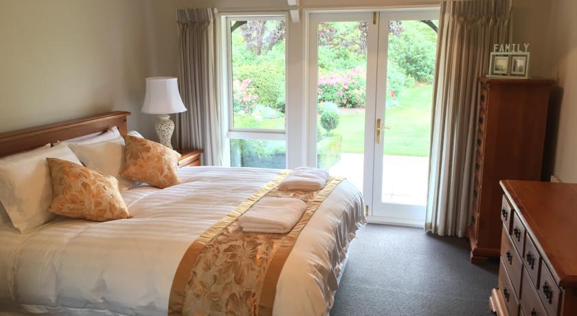 Rhododendron Garden Hotel Christchurch Room photo