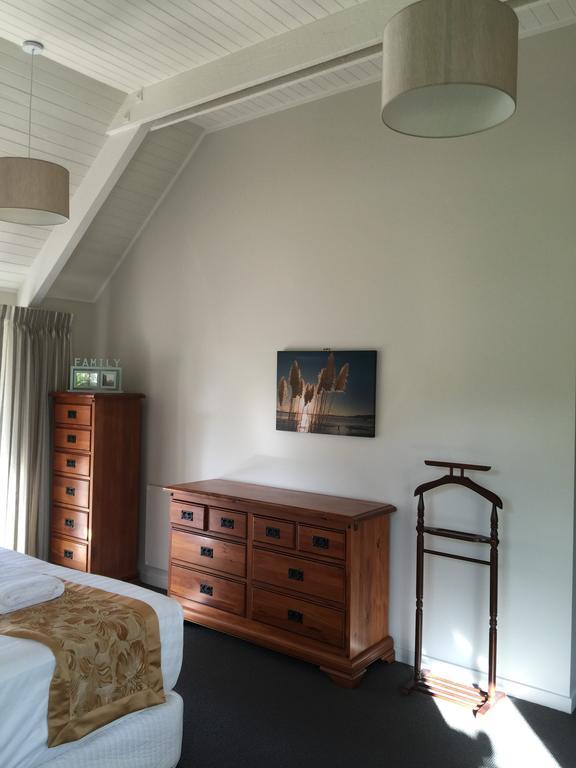 Rhododendron Garden Hotel Christchurch Room photo