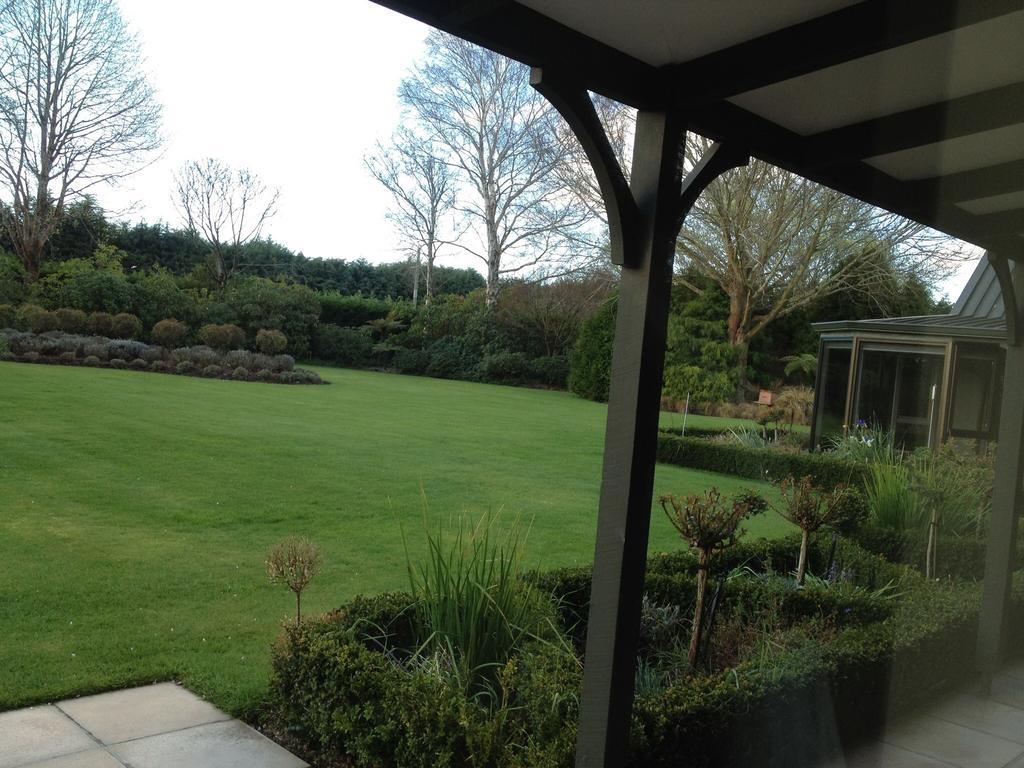 Rhododendron Garden Hotel Christchurch Room photo