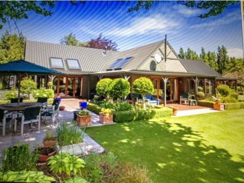 Rhododendron Garden Hotel Christchurch Exterior photo